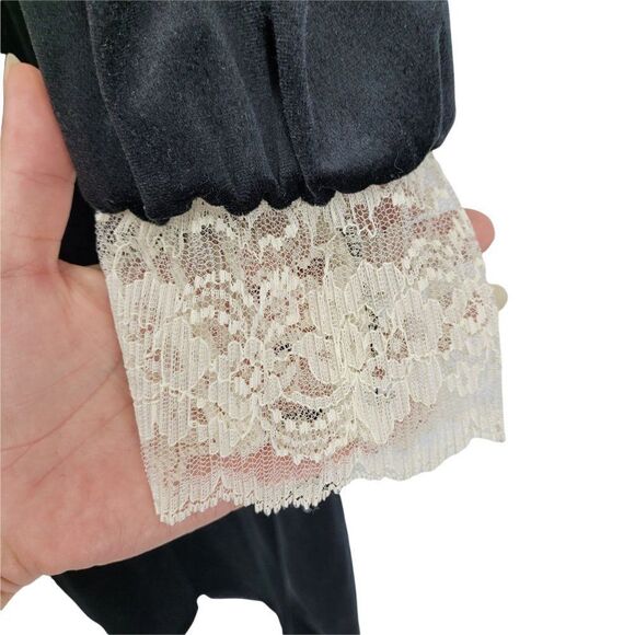 Mervyn's Velour Lace Embroidered Shawl Collar Cuffs Housecoat Robe Black Sz S - Picture 5 of 12
